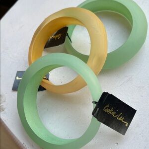 Set of 3 Cookie Lee frosted chunky lucite bangles bracelets teal and light tan